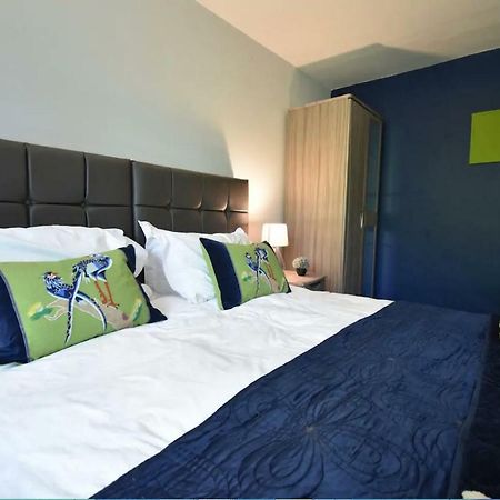 3-Bedroom Comfy Home In Solihull Extérieur photo
