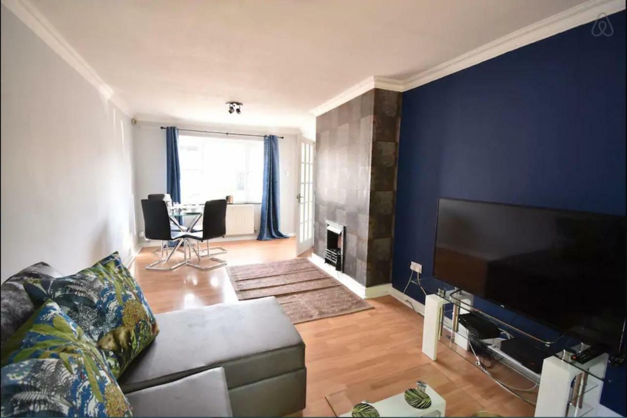 3-Bedroom Comfy Home In Solihull Extérieur photo