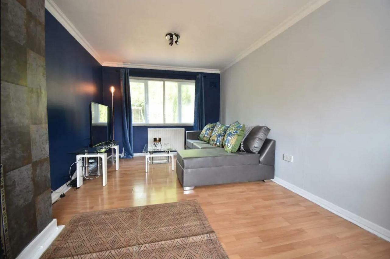 3-Bedroom Comfy Home In Solihull Extérieur photo