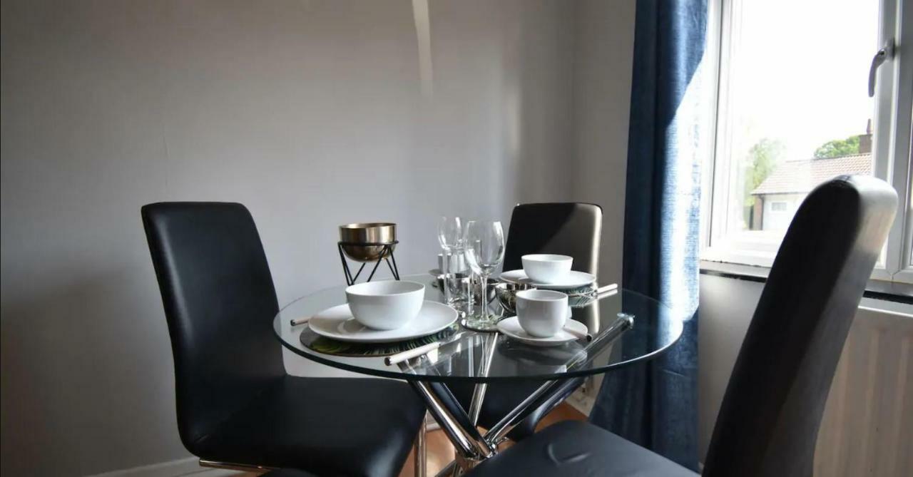 3-Bedroom Comfy Home In Solihull Extérieur photo